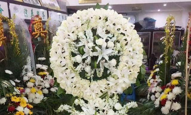 张居迁的姐姐张小英在接受采访时,认为张居迁的"变坏",是从年轻时染上