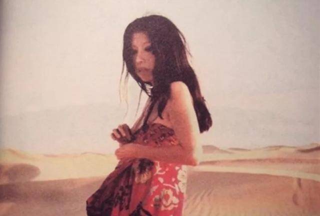 三毛人生遭质疑,马中欣用5年重走三毛路,结论:怪诞,不爱荷西_西班牙