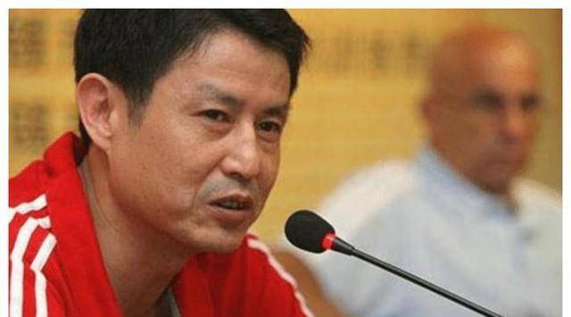 女排名帅陈忠和:和郎平亦师亦友,前妻意外离世,二婚娶女排队员_李东红