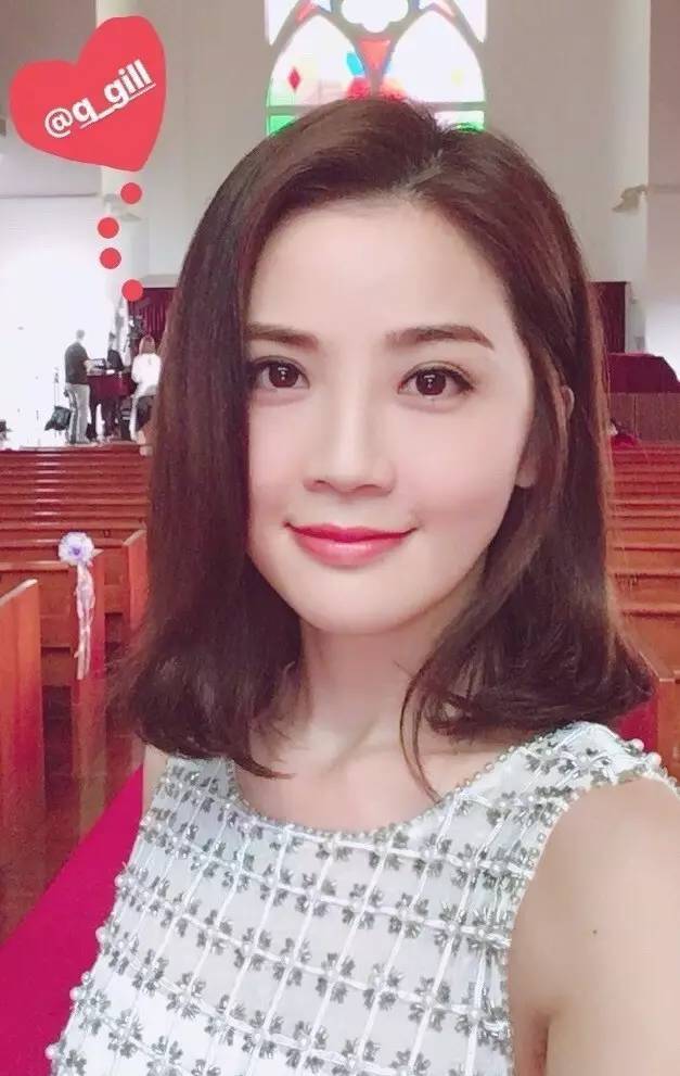 郑中基开演唱会与13岁女儿合唱,网友:原来与阿sa离婚这么久了_余思敏