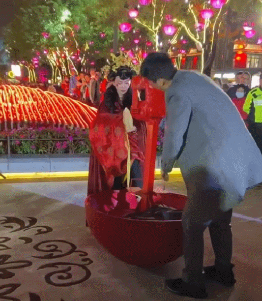 火了之后的皮卡晨也没有浮躁,而是按部就班地接受