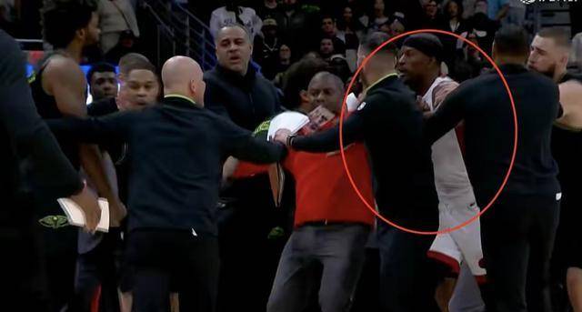 鹈鹕热火群殴,当事人很规矩,队友被罚下四个,可惜