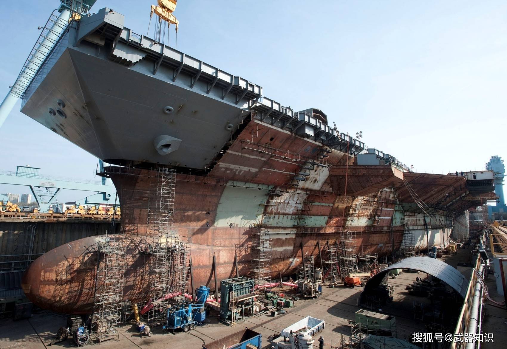 人类史上最大钢铁建筑杰作 排水量超10万吨福特号航母建造过程_美国