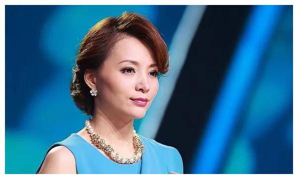 猜猜她是谁,非凡成就,多面才女,点赞评论!_董卿_观众_身份