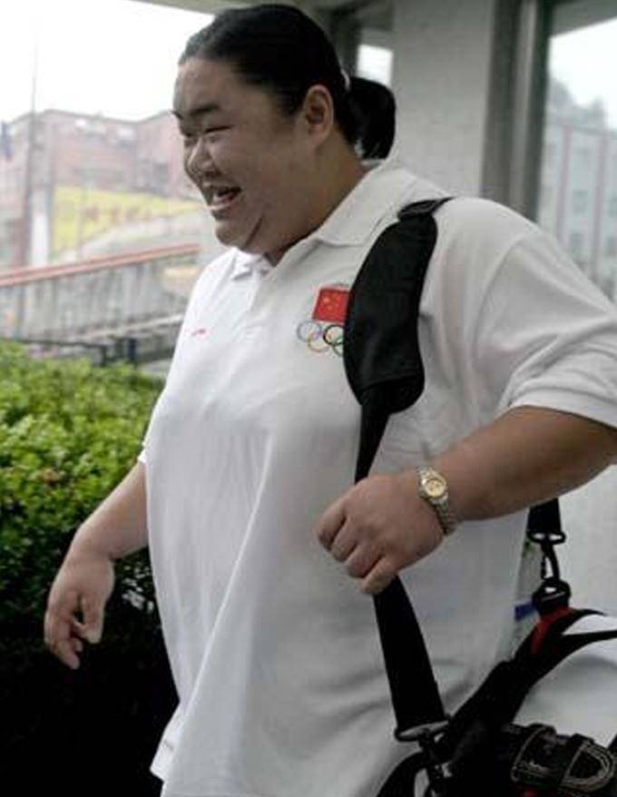 运动员唐功红:奥运会上舍命一举,为国夺冠后七窍流血,现况如何_举重