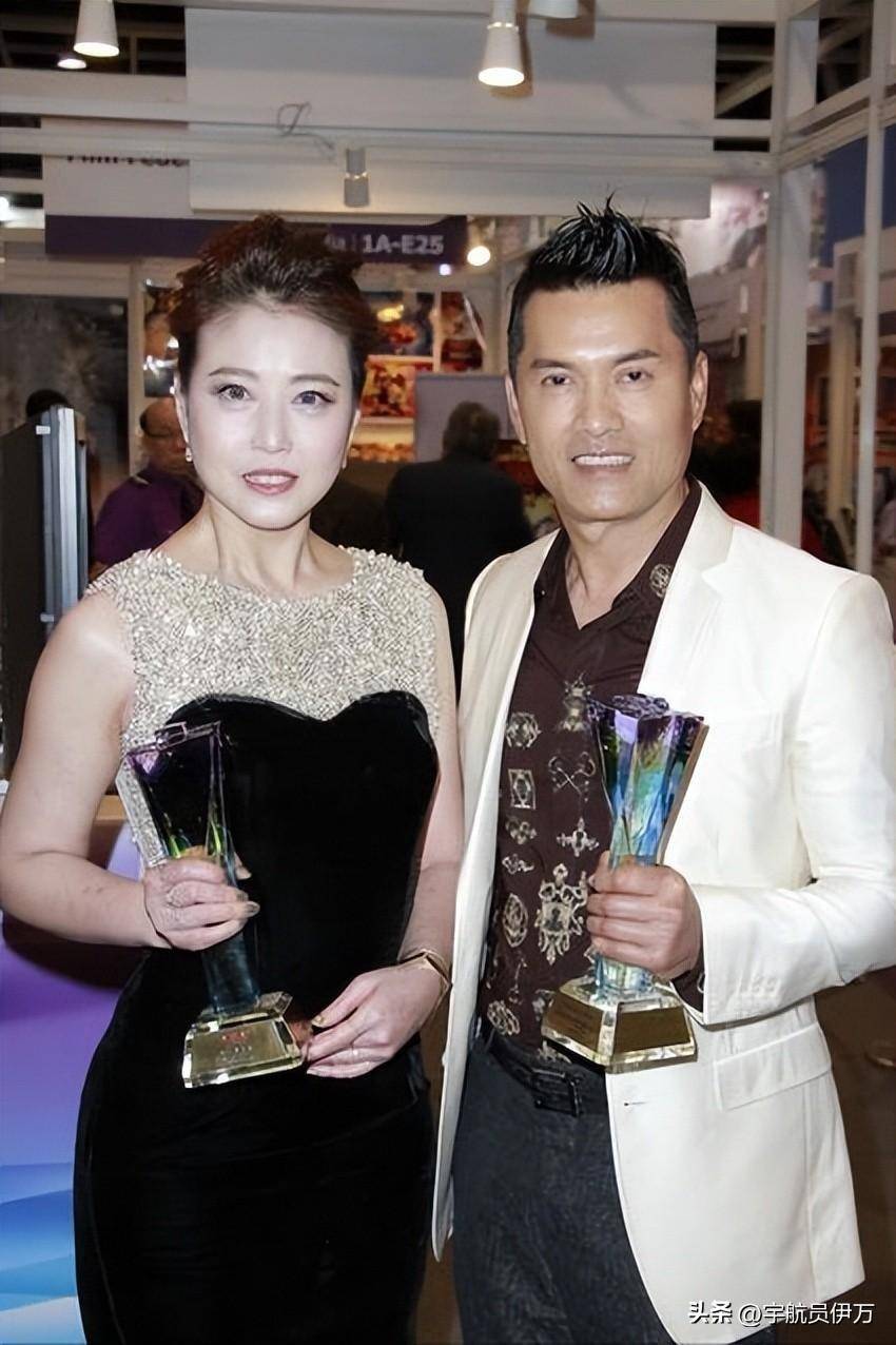 吕良伟两婚两离,三婚娶亿万富豪,如今的他,证明周润发说的没错_感情