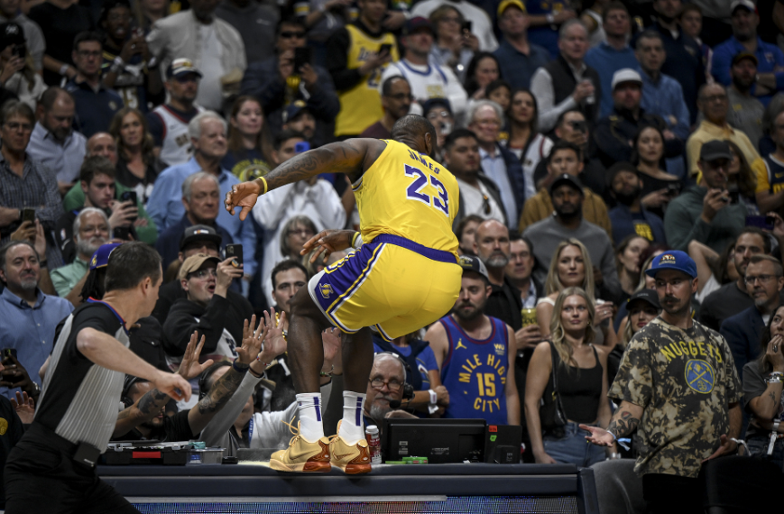 詹姆斯职业生涯有多少"里程悲"?