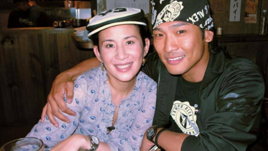 交往8年,嫌吴君如丑而分手,娶小24岁娇妻的杜德伟如今怎样_时候_喜剧