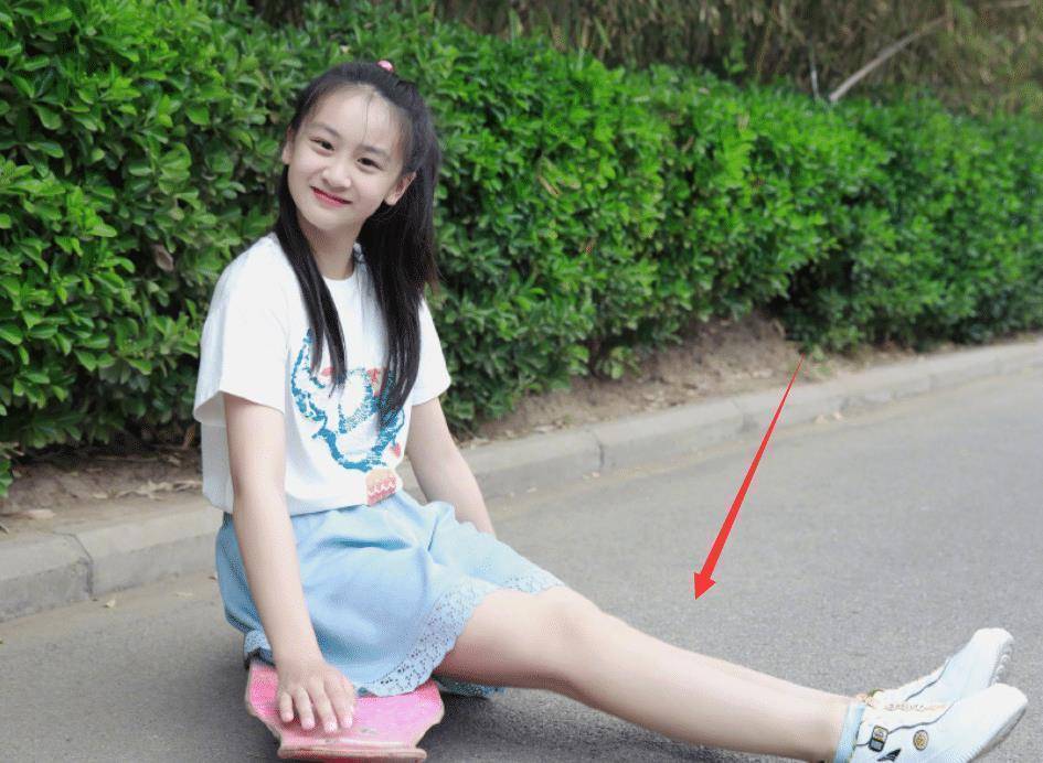 叶一茜又晒森碟美照,有谁注意她的大长腿,真是p都不敢这么p_感觉_元气