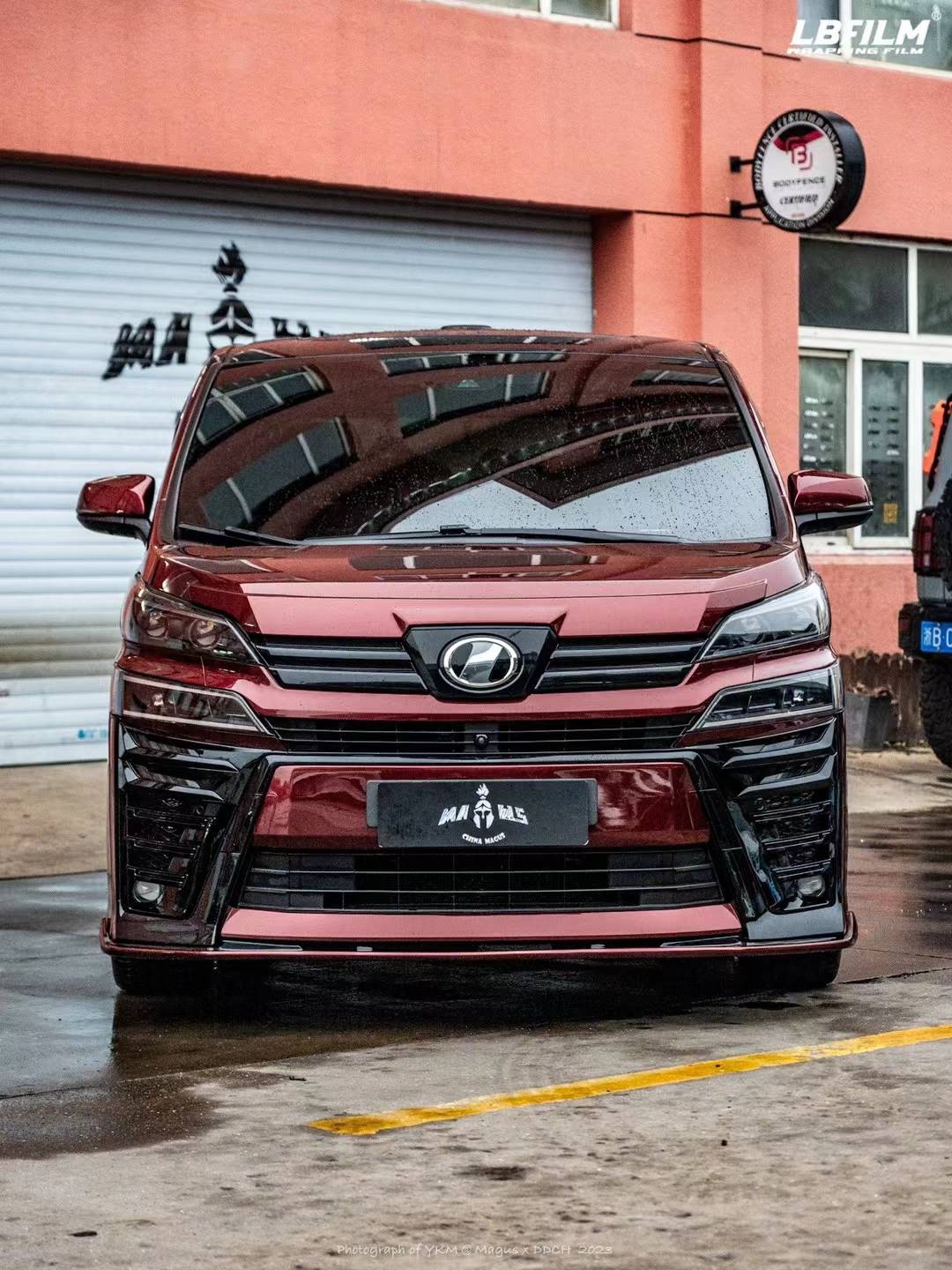 丰田埃尔法lb改色膜液态金属龙血红,液态金属开源者