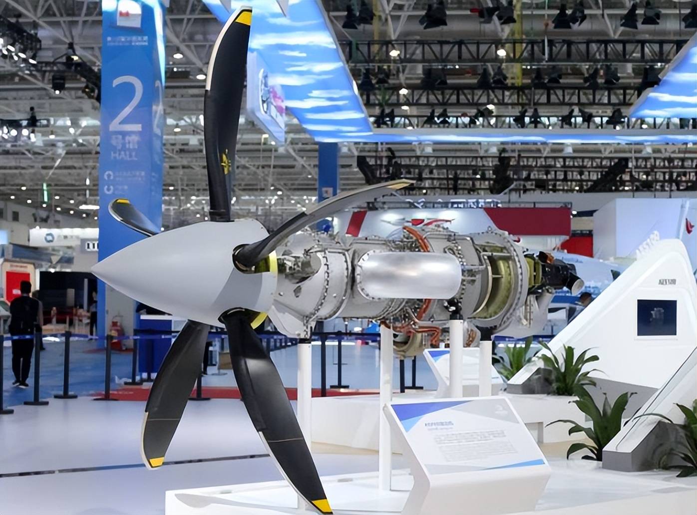 追赶世界第一,对比欧美涡桨发动机,中国aep500到底如何?