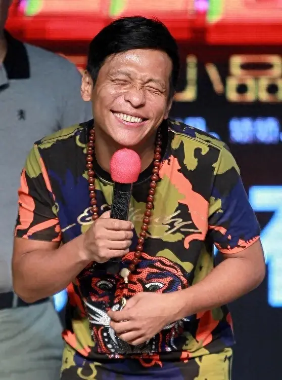 之所以大家对宋小宝能够如此印象深刻,更多的还是在宋小宝这么多年的