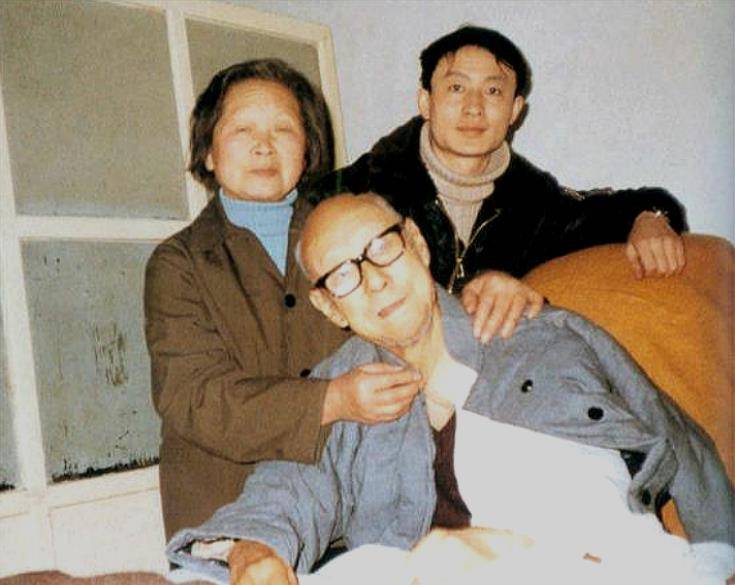 一位老人,花千两黄金买国宝,晚年无偿捐出100亿,一生事迹感人_张伯驹