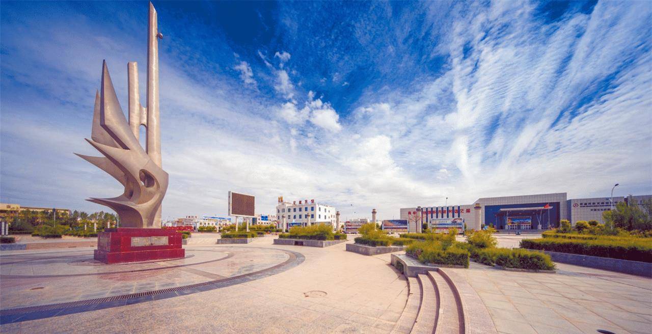 青海茫崖市,人口仅3万的高原县城,地理位置却很重要,旅游胜地_中国_城