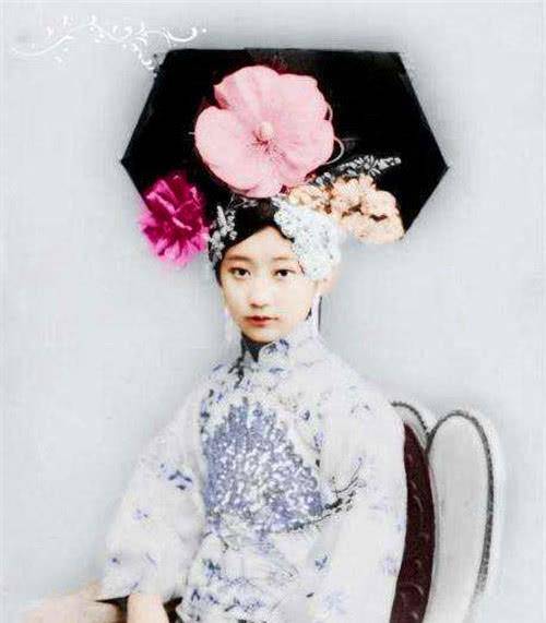 她是婉容表妹,活到2003年,因暗恋溥仪拒绝无数追求者,终生未嫁_王敏彤