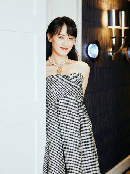 袁冰妍新剧《雷霆令》剧照流出,海报被p到判若两人,直接认不出_女孩