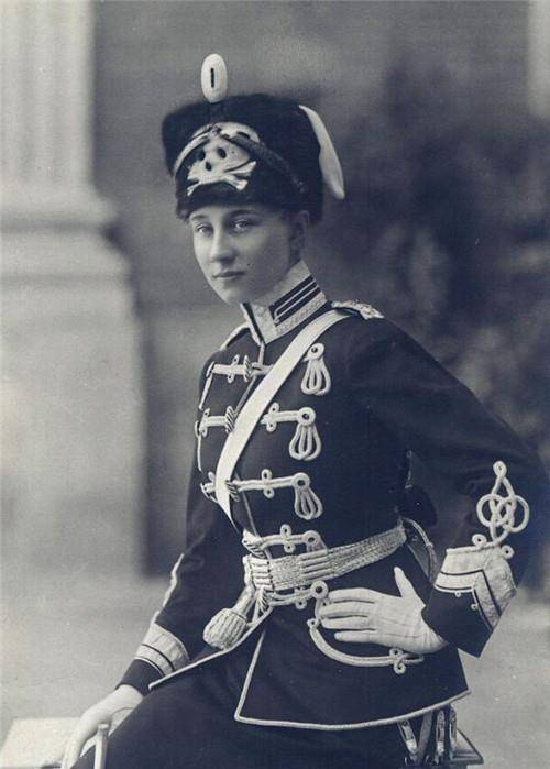 她是欧洲最美末代公主,不顾亲人反对嫁敌国王子,婚后过得怎样?