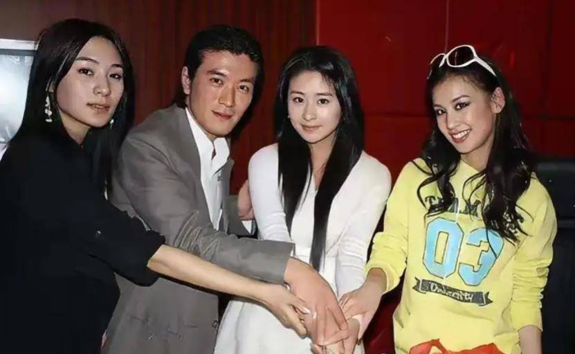 据说杨子在跟黄圣依宣布结婚以后,还与同公司另一位女演员,有着说不清