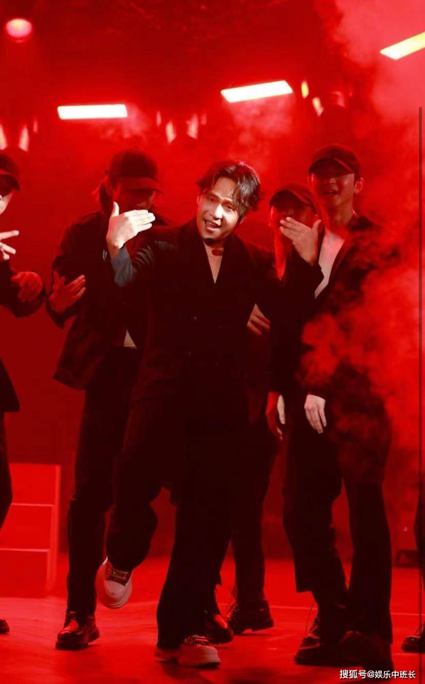 王嘉尔_形象_偶像