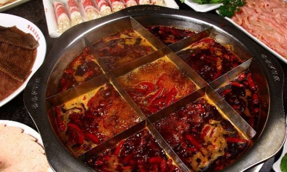 同样是火锅,重庆火锅越来越火,而成都火锅却一直很"凄凉"!