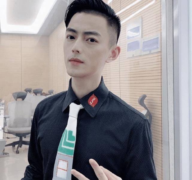 电竞霍建华智勋永远也想不到,自己爆出的生活照,竟会成为被嘲笑的证据