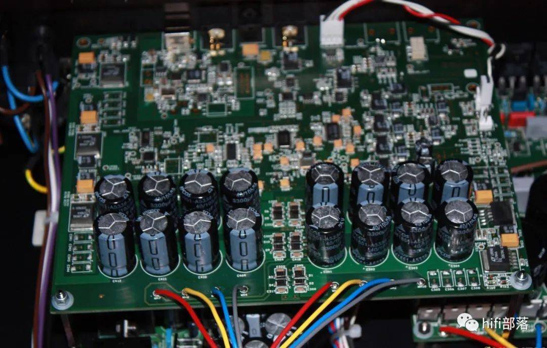 瑞士 高文 goldmund telos 390.5 合并功放_接地_的设计_金属