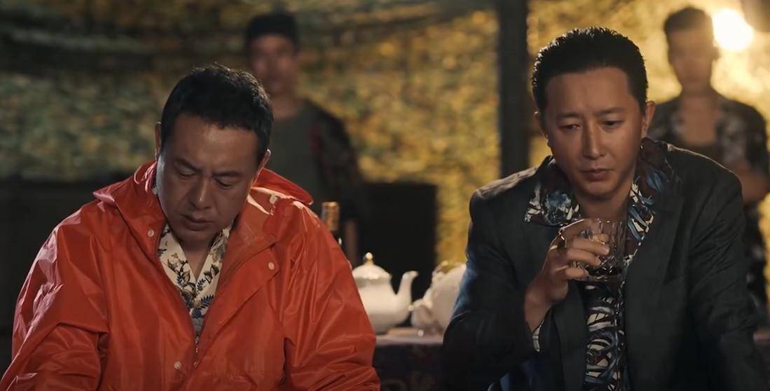 黄宗伟辞职后,开始研究不用麻黄素与醋酸酐来制作冰毒,因为这个时期