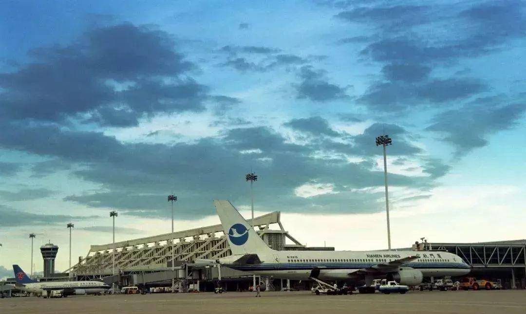 悲催的航班,两次被劫,三机相撞,128人遇难,90年白云机场惨案_蒋晓峰