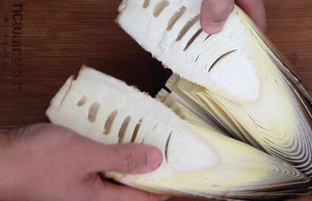 想要去除竹笋的苦涩味道,光焯水是不够的,必须加上这一步才行_处理