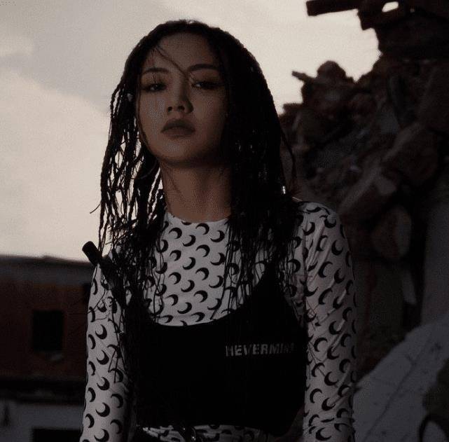 谢可寅因没给父母打电话被说惨,听到老板的解释,全网都心疼你_认可