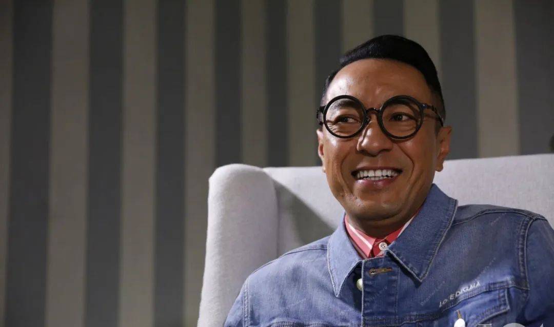 57岁「御用配角」曾借钱度日熬足33年苦尽甘来._姜皓文_殷宁_贺岁