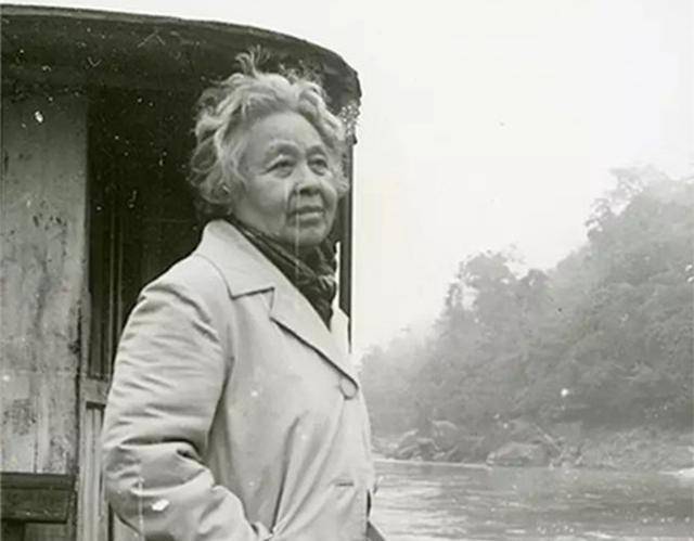 丁玲出狱后,北京四合院被占,懒得吵索性把房子直接交给公家_胡也频