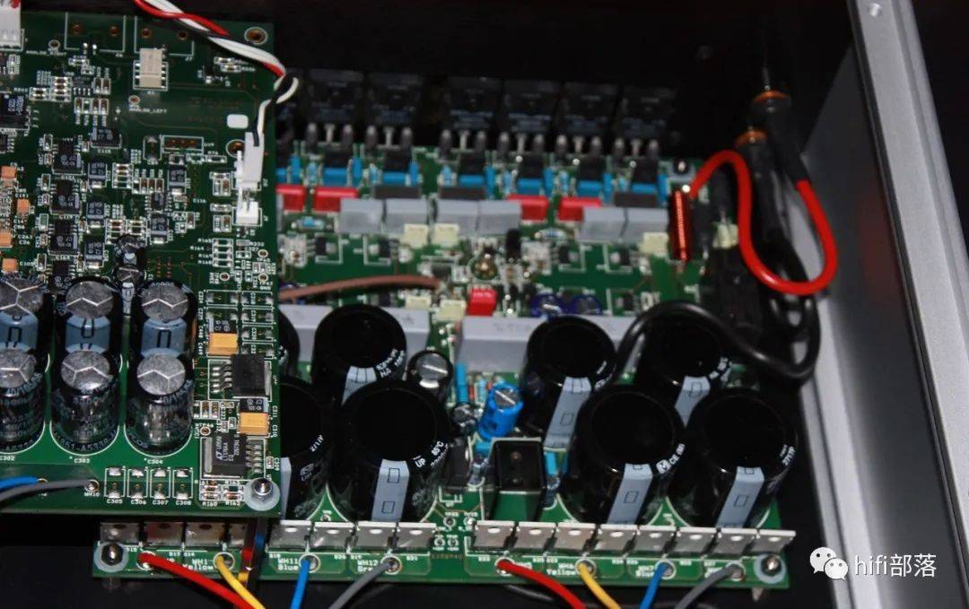 瑞士 高文 goldmund telos 390.5 合并功放_接地_的设计_金属