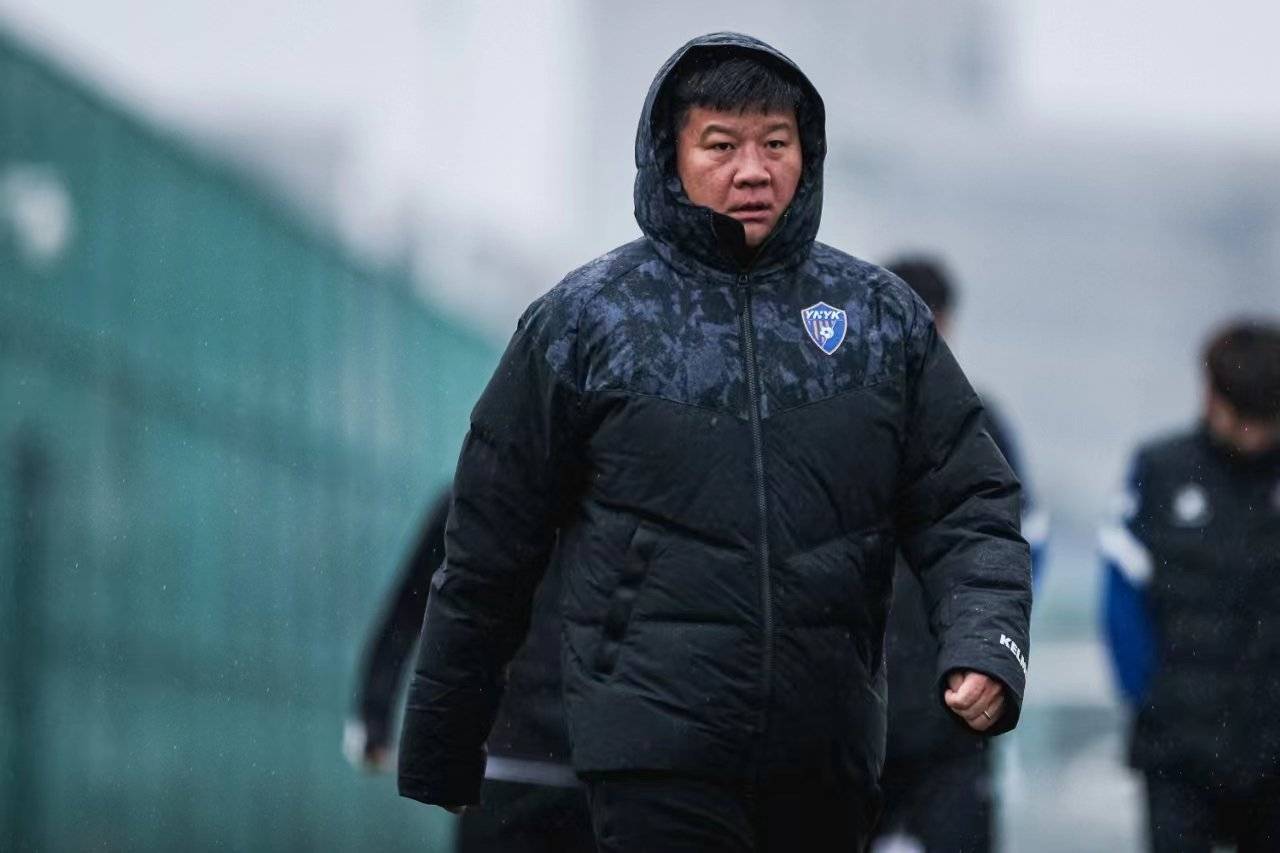 主帅李金羽为保障有两套阵容冲超成功 当年里皮爱将都弃用_王靖斌