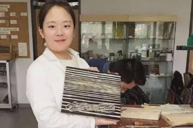 2012年,李洋洁从河南科技大学建筑工程学院毕业后,前往德国德绍的