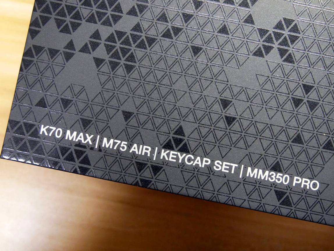 海盗船建议全家桶——海盗船k70 max磁轴键盘  m75