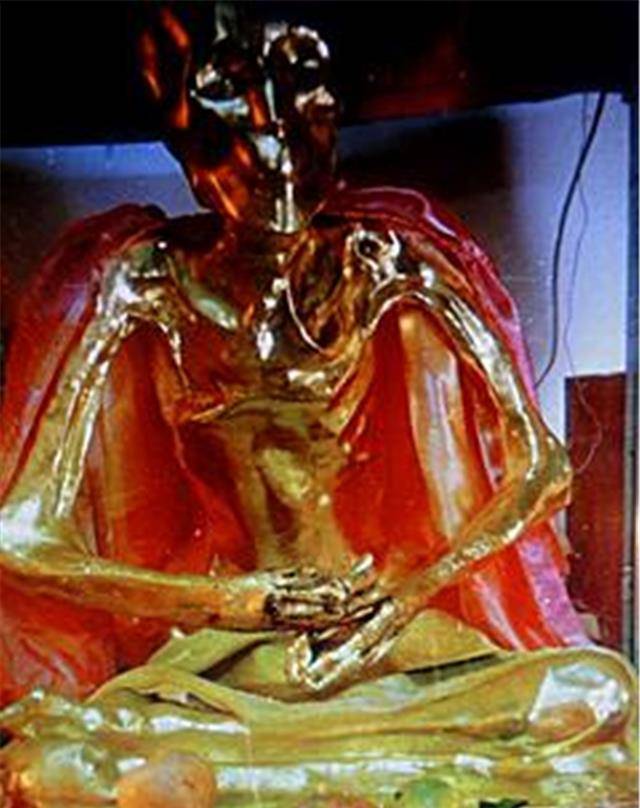 她中年出家,圆寂前连续一周只喝白开水,圆寂三年后成肉身菩萨_父母_姜