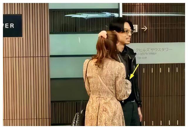 林志玲带娃亮相!2岁儿子露面,颜值高!老公缺席,引关注.