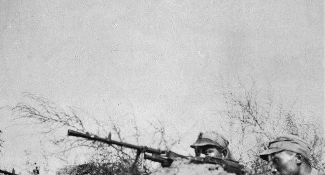 二百多个伪军死守古庙,三营久攻不克,团长对三营长