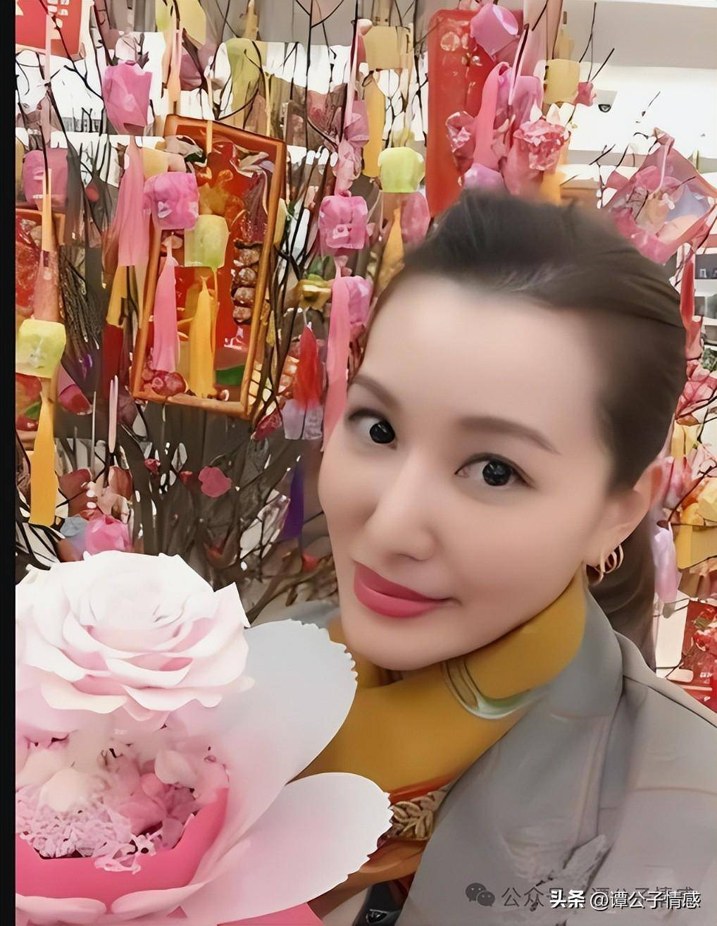 与宣萱结婚生子,至今未婚,唯一承认过的女友是她