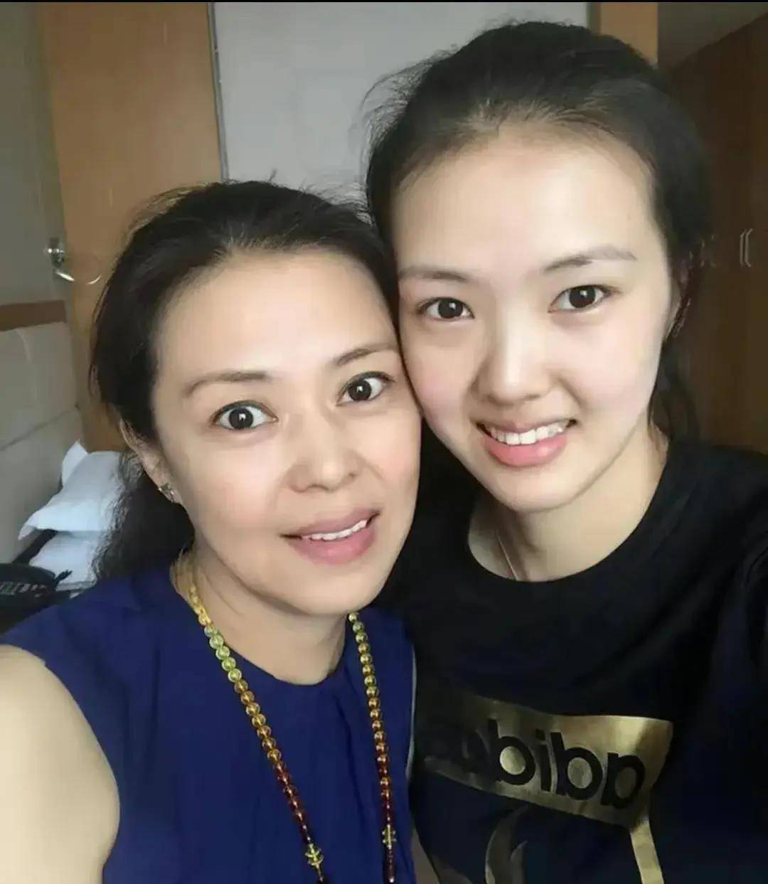 张常宁春节不忘晒幸福 多才多艺女神受万人追捧_父亲_体育_吴冠希