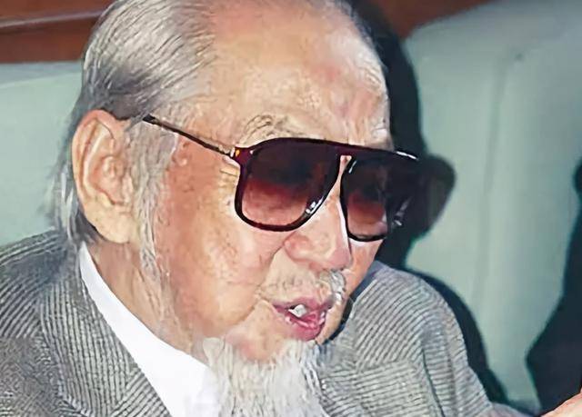 学术界的国学大师:没有任何真本事,只借拼凑古集出名_怀沙_工作_研究