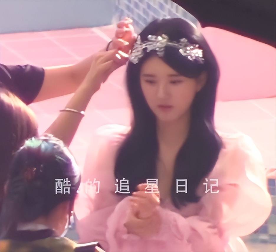 明星片场待遇越来越好,演技却越来越烂,和老戏骨对比太讽刺_杨幂_赵露