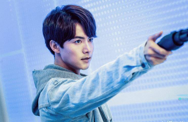 说真的这样题材的电视剧,再加上了马天宇跟戚薇的加盟,是很有可能会