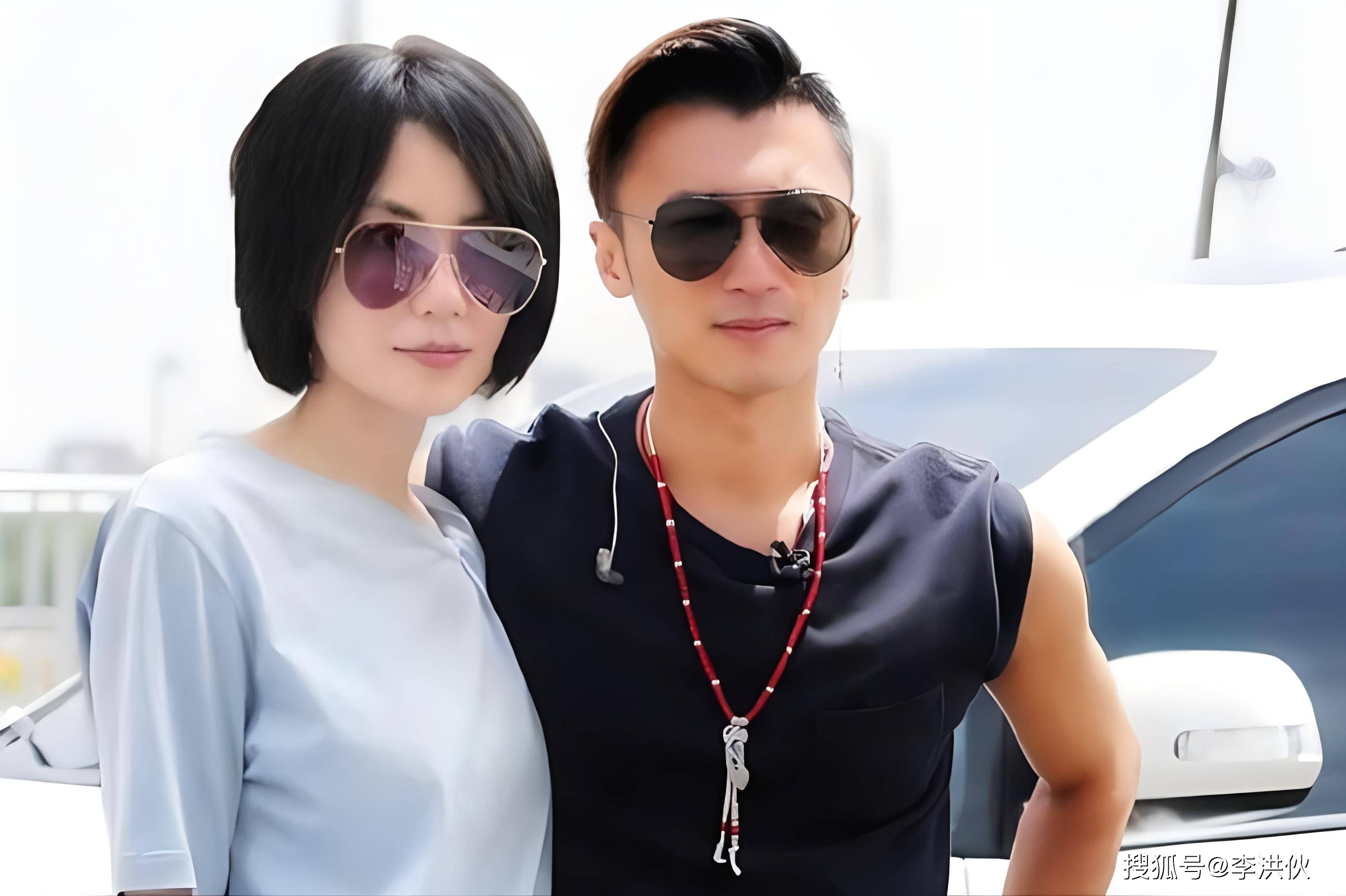 王菲谢霆锋合体现身机场,从日本旅行回国很甜蜜,还是爱情的模样_复合