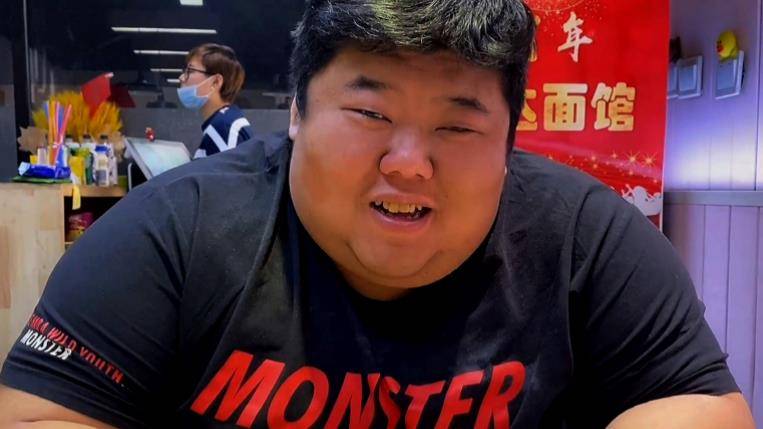 侯钰_体重_父母