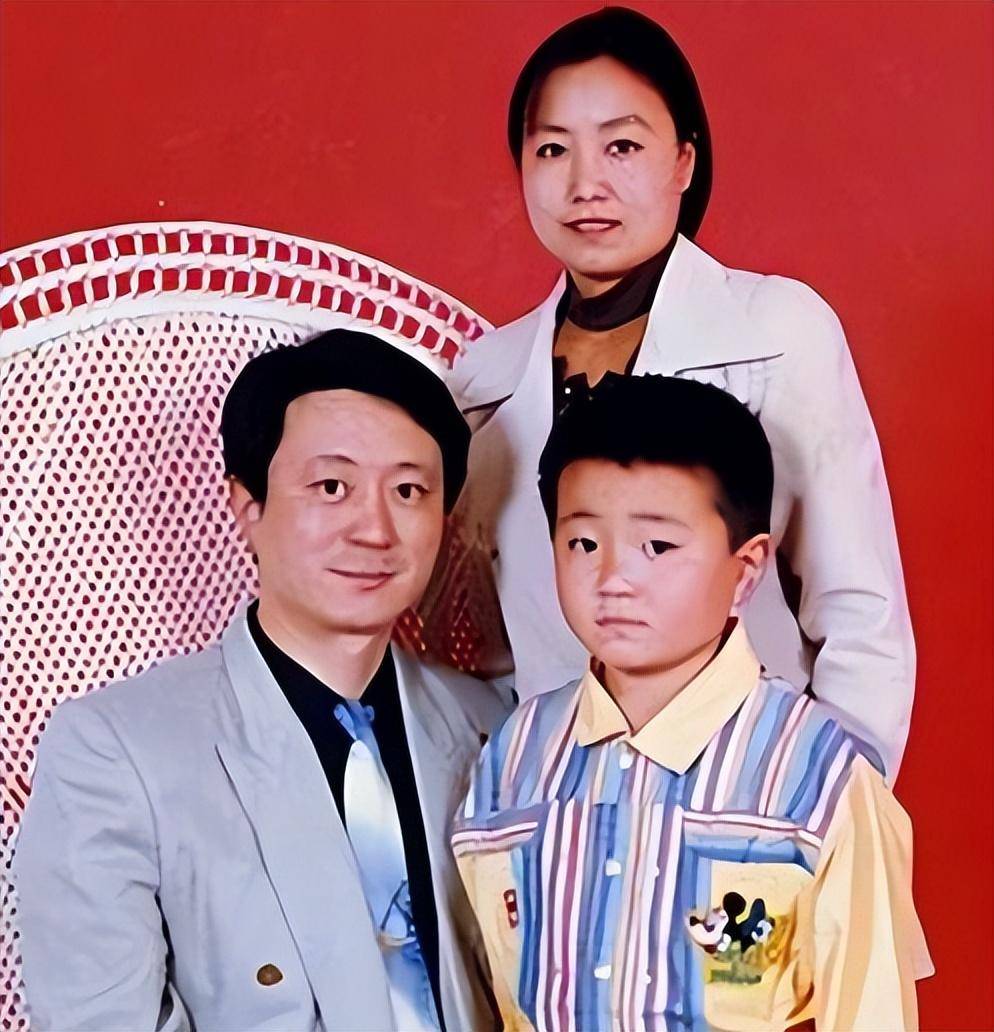 任长霞丈夫,45岁去世后与妻子合葬,他们唯一的儿子生活得怎么样
