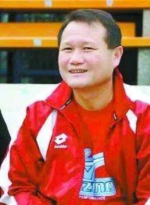 场的高强度,于是俱乐部紧急寻找主教练,于是陈亦明指导成为了继周穗安