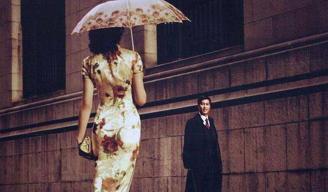 张爱玲和胡分手,查出子宫颈被折断,这成她不敢爱桑弧的重要原因_胡兰