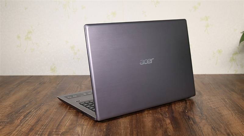 正巧近日我们拿到了两款宏碁swift 3轻薄本,分别搭载了ryzen 7 2700u